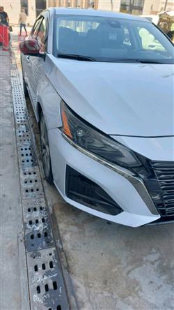 نيسان ألتيما